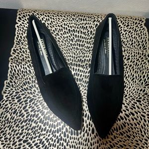 NWT Black Pointed Toe Suede Flats – Size 7.5